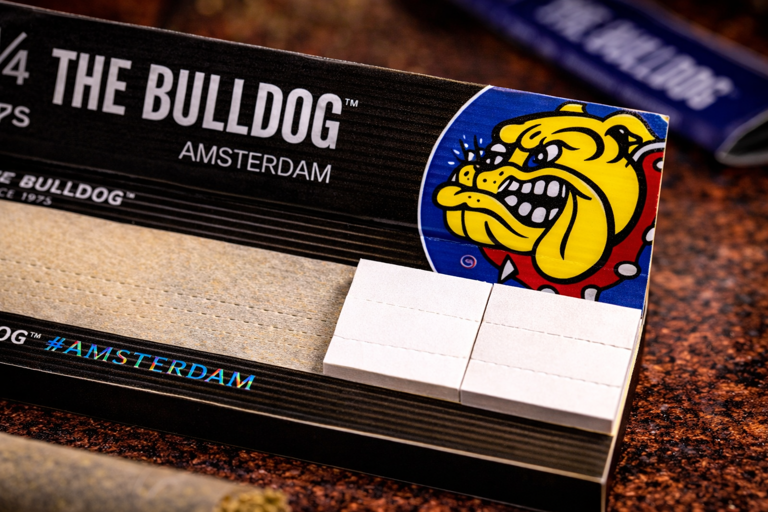 Papelillos The Bulldog Amsterdam Black 1 1/4 + Tips - Imagen 2